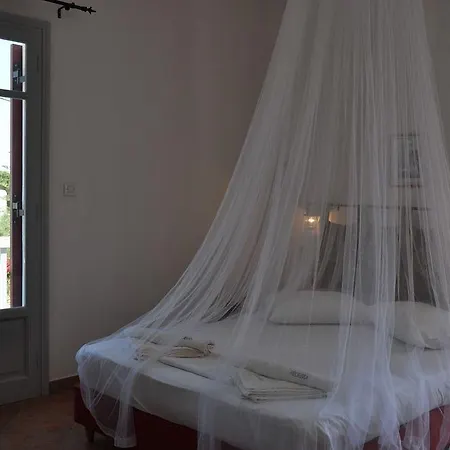 Quartano By Heliessa, Adults Only 3*